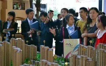 售楼部案场客服试用期工作总结8篇