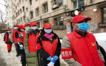 凡人小事的背后作文6篇