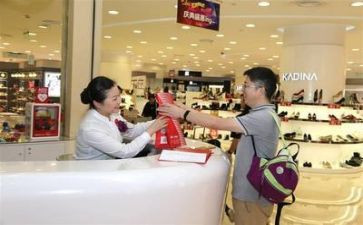 商场客服台个人总结6篇